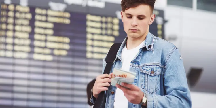 When to Book Flights for Maximum Savings